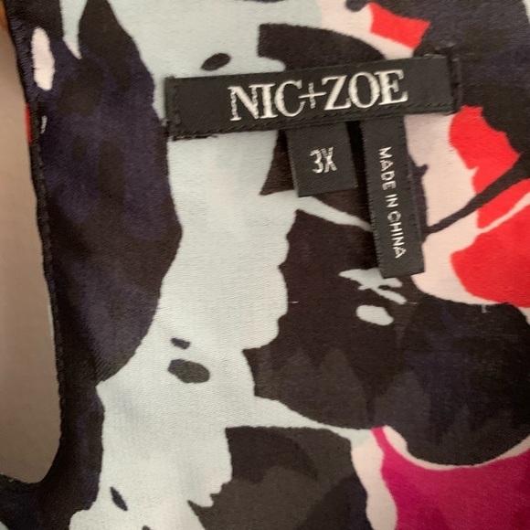 Nik + Zoe Abstract Floral Top - Picture 3 of 5